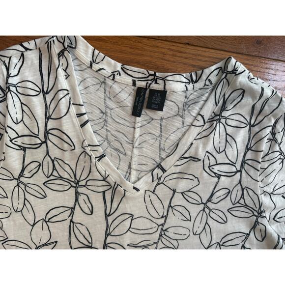 Cynthia Rowley 2X White and Black Floral 100% Cotton V Neck T shirt - Picture 7 of 8